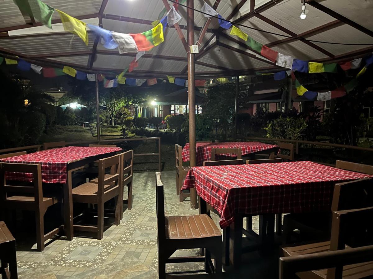 Paradise Mount Resort Pokhara Esterno foto