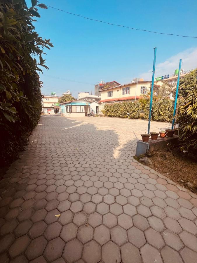 Paradise Mount Resort Pokhara Esterno foto