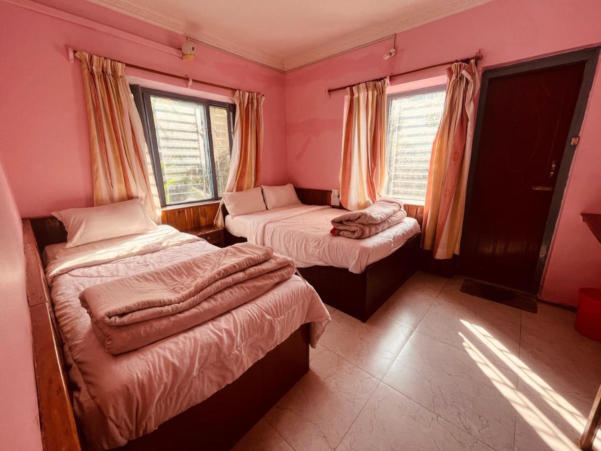 Paradise Mount Resort Pokhara Esterno foto