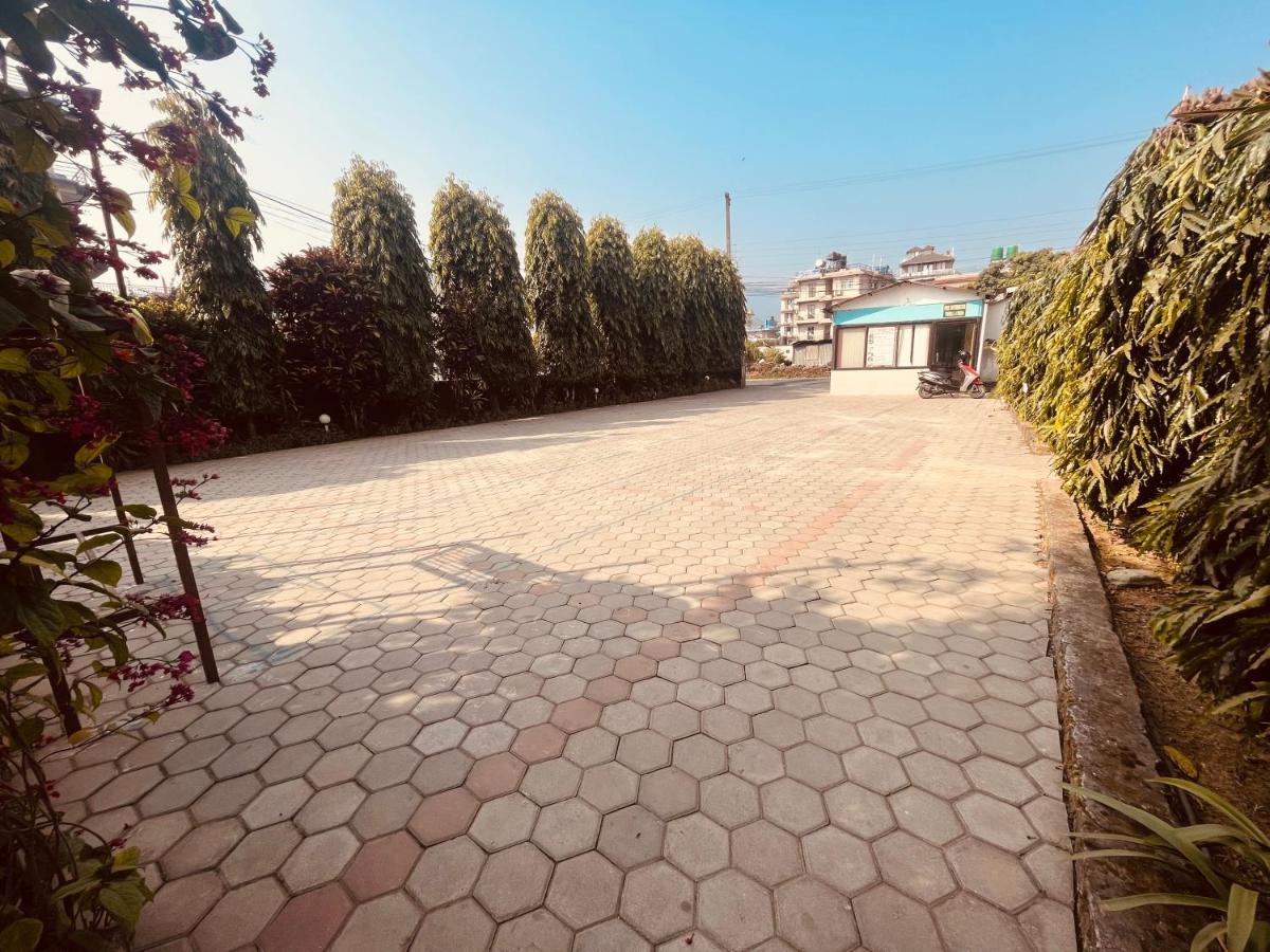 Paradise Mount Resort Pokhara Esterno foto